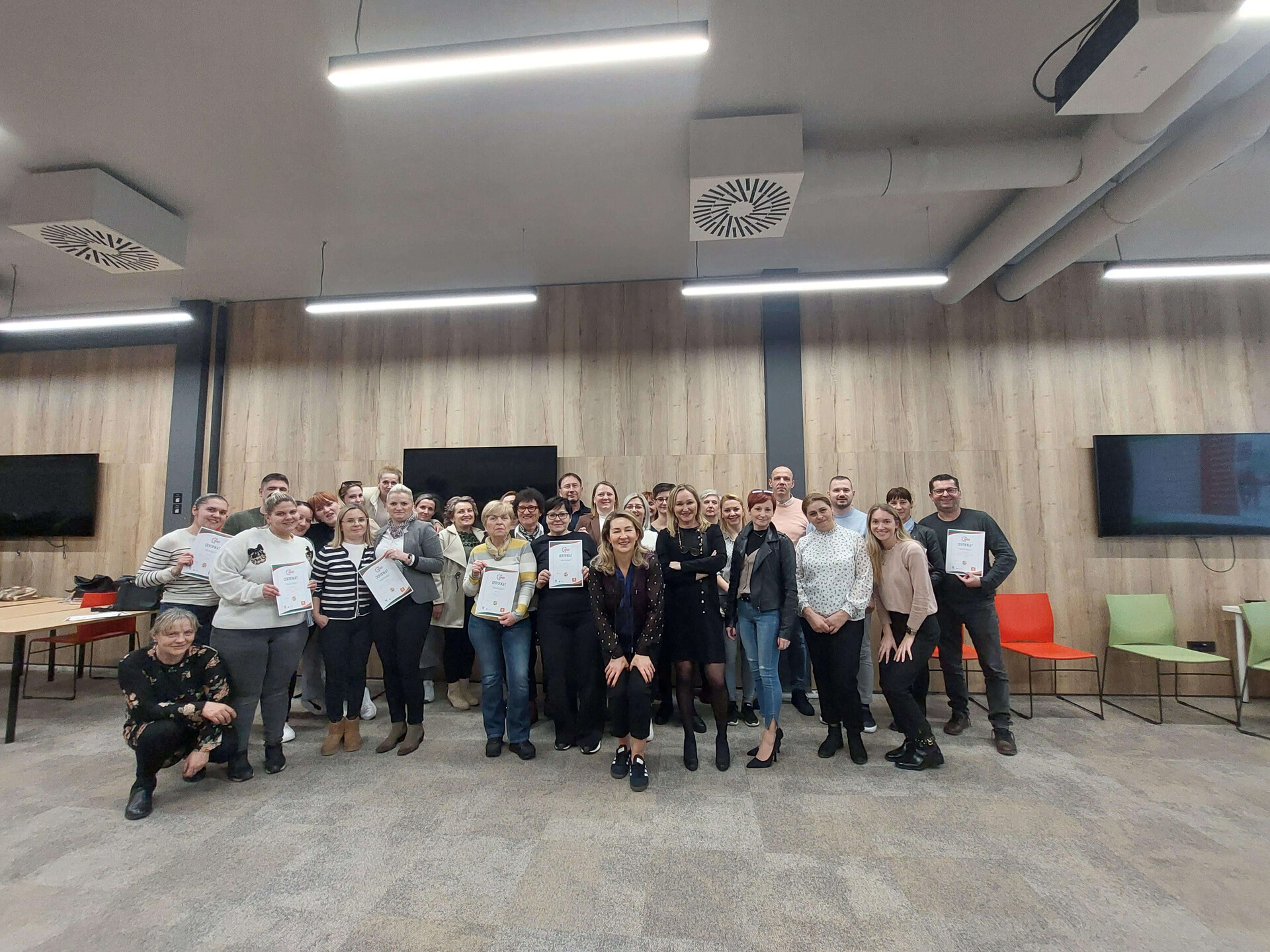 Otvoreni javni poziv za proizvođače voća i povrća iz Slavonije